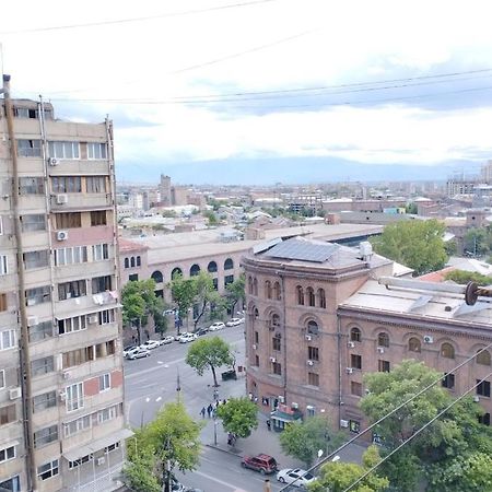 Large Apt Near Republic Square Apartment Yerevan Ngoại thất bức ảnh