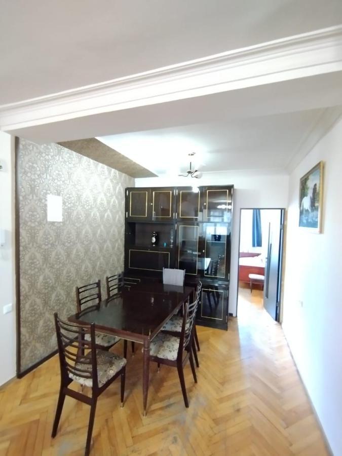 Large Apt Near Republic Square Apartment Yerevan Ngoại thất bức ảnh