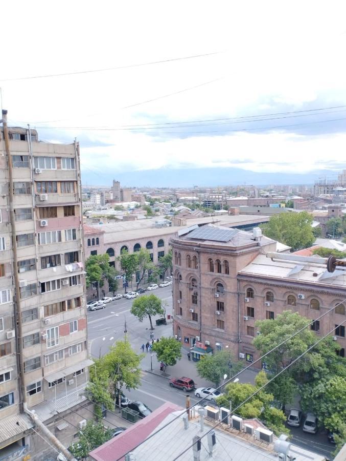 Large Apt Near Republic Square Apartment Yerevan Ngoại thất bức ảnh