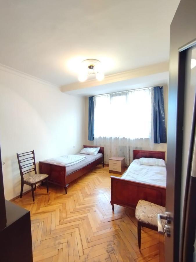 Large Apt Near Republic Square Apartment Yerevan Ngoại thất bức ảnh